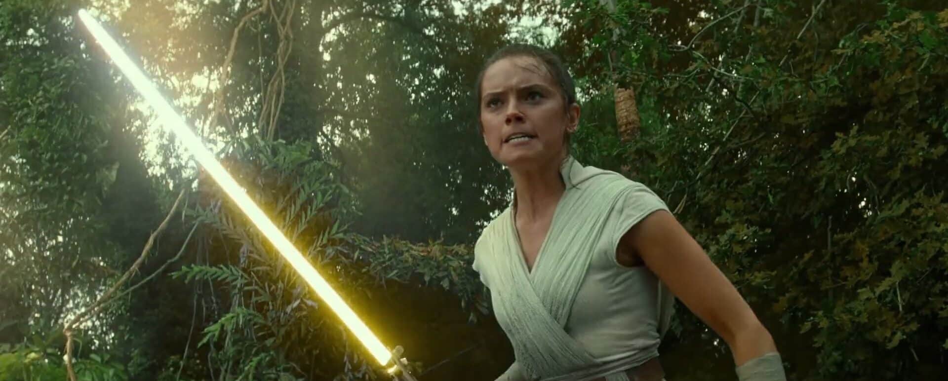 rey's yellow lightsaber